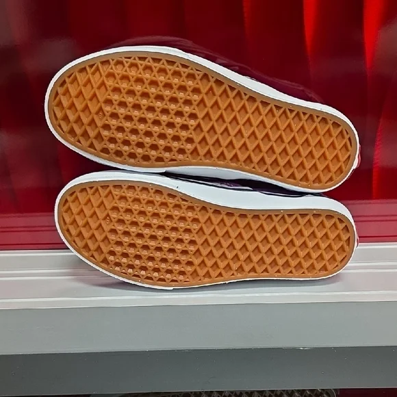 Vans Classic Slip-On – Color Theory Checkerboard – Men’s 6.0 / Women’s 7.5 - Picture 5 of 6